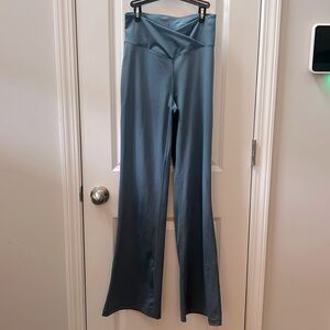 Aeropostale blue/green small flare leggings